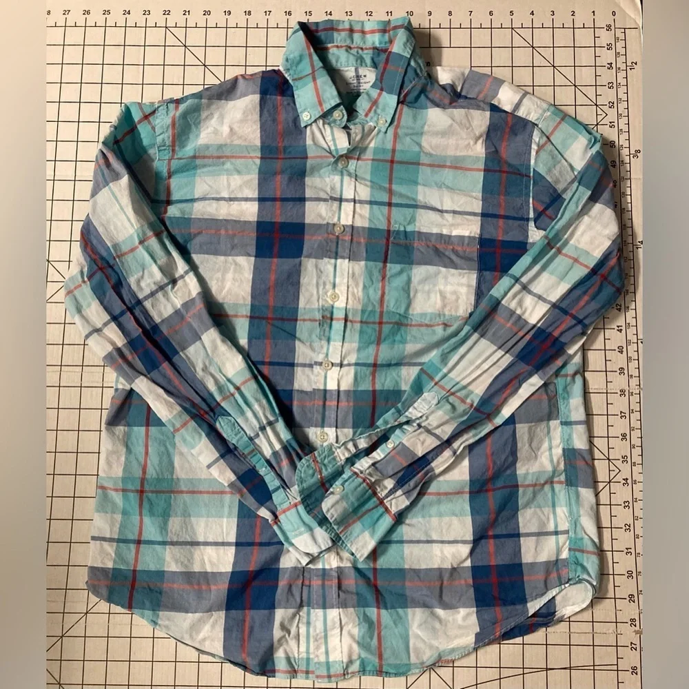 J. Crew Men’s Size‎ Large Light Weight Button Down Shirt